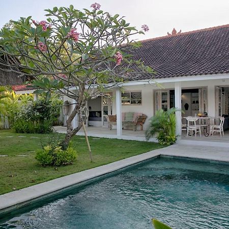 Villa Tom & Lucie Bingin Beach Улувату Экстерьер фото