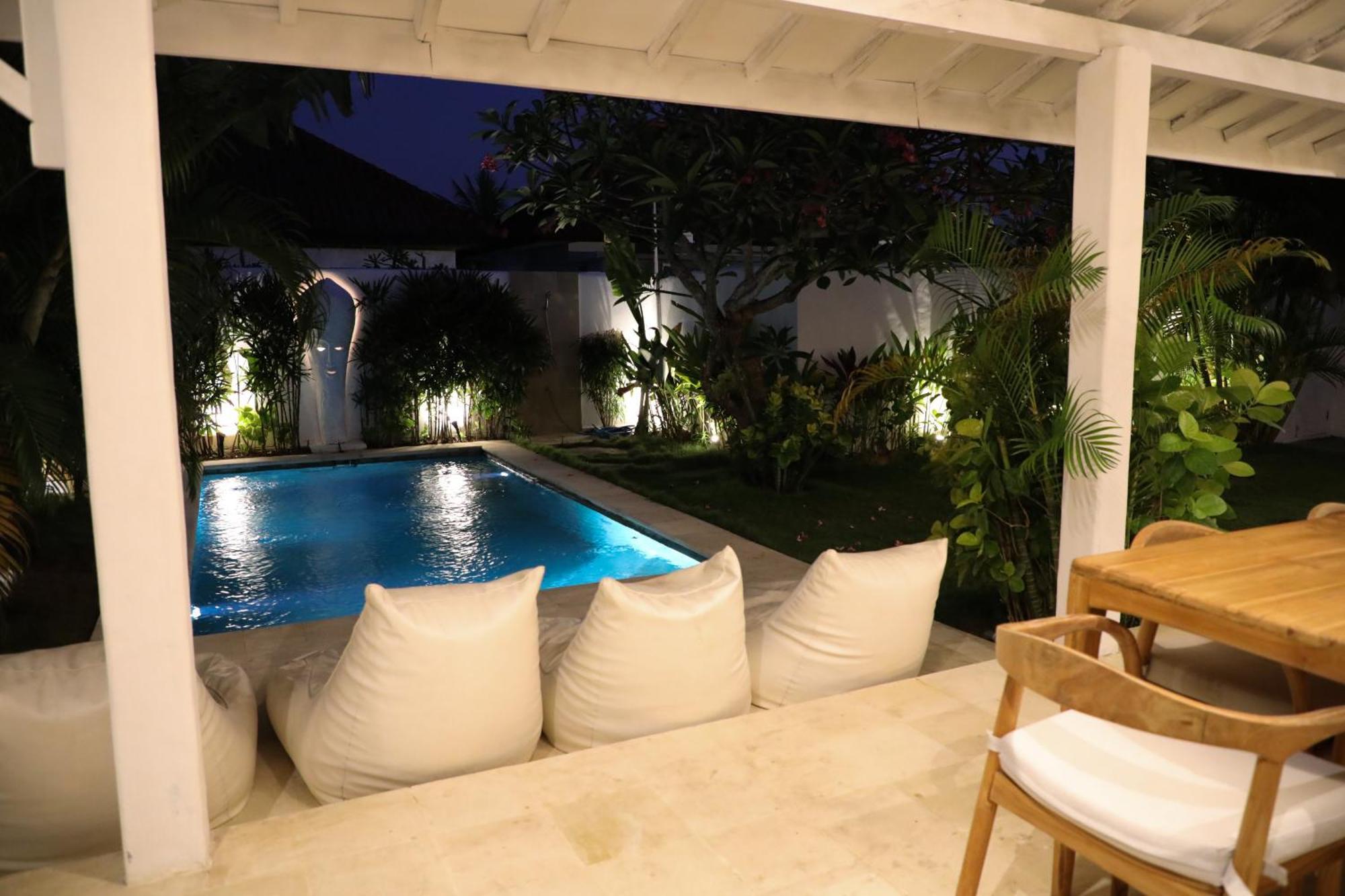 Villa Tom & Lucie Bingin Beach Улувату Экстерьер фото